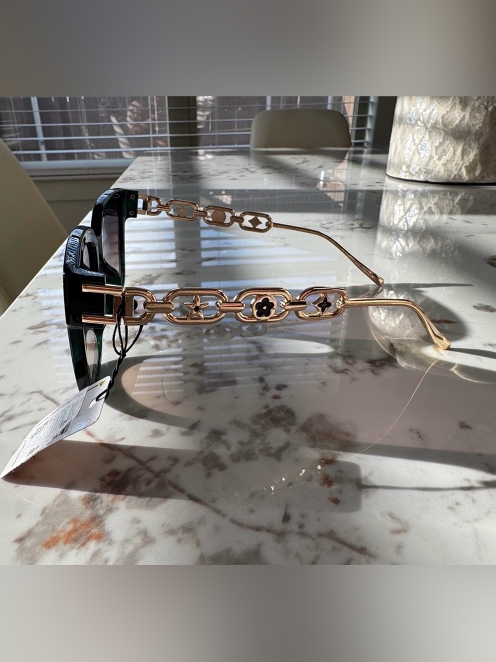 Stylish Black/Green Cat-Eye Tortoise Sunglasses with Gold Chain Temples